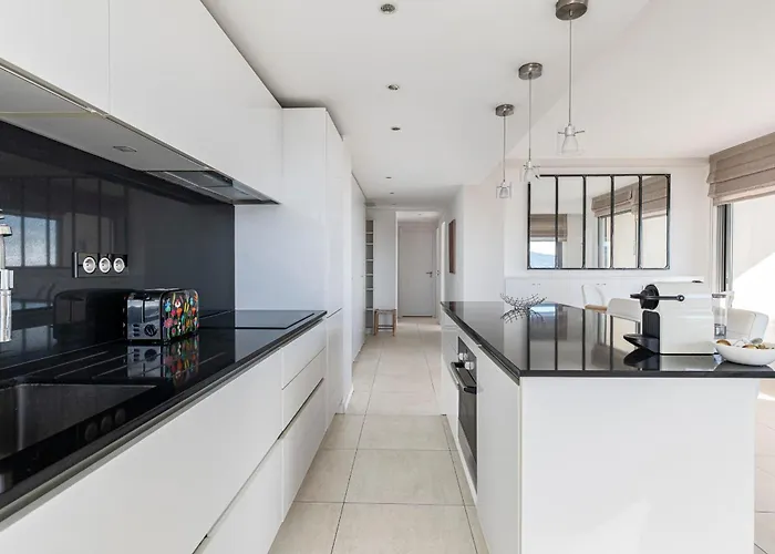 Διαμέρισμα With Pool - Sea View *